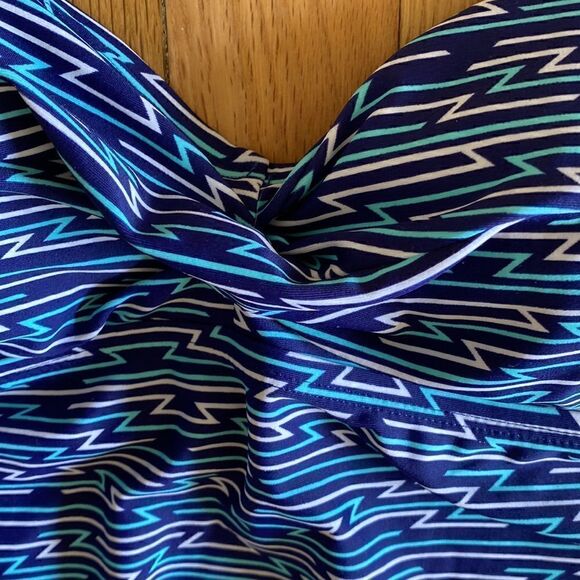 NWT Beach Bump Maternity Swim Tankini Top Blue Print Detachable Strap Size M - Picture 3 of 11